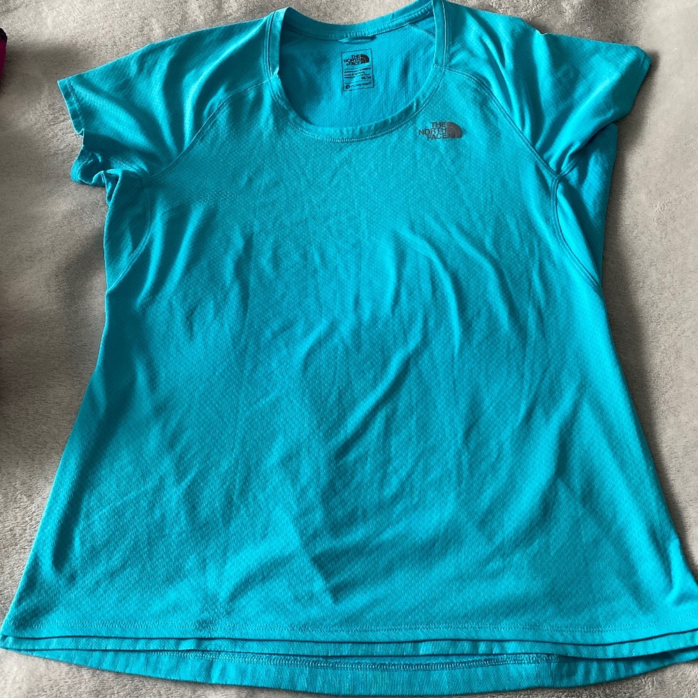 The North Face women’s flashdry flight series T-shirt M